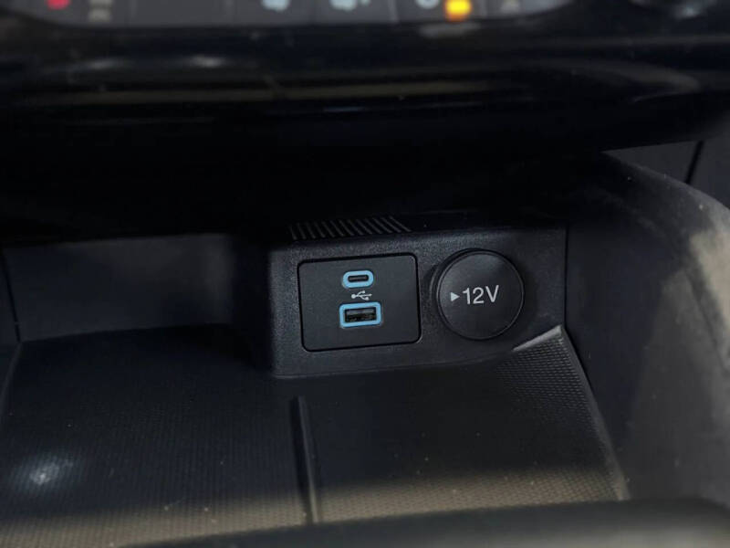 2022 Ford Escape Hybrid SE