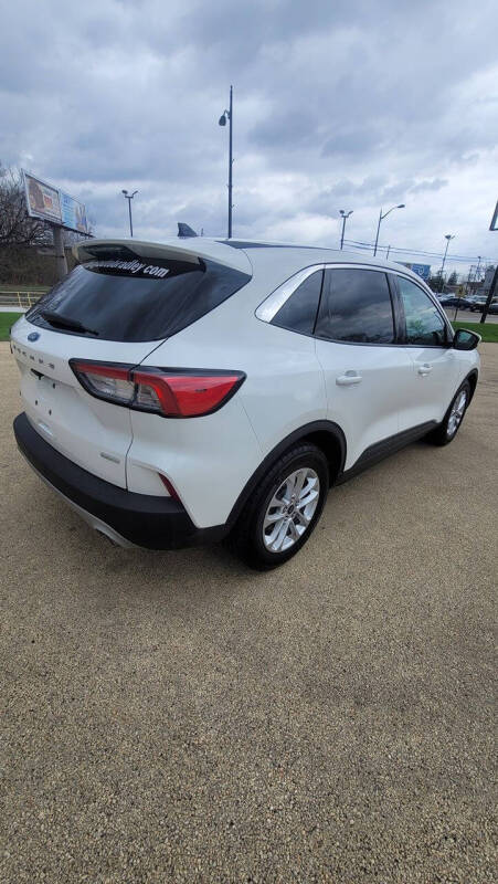 2020 Ford Escape SE
