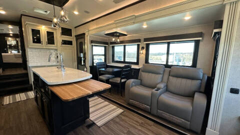 2022 Jayco Pinnacle