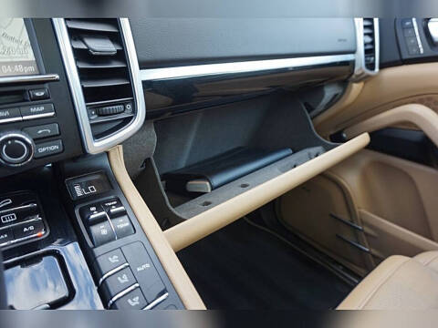 2014 Porsche Cayenne Platinum