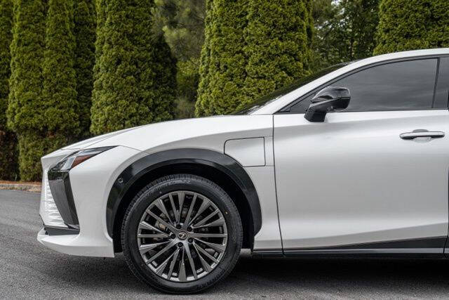 2023 Lexus RZ 450e Luxury