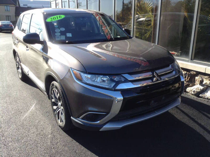 2016 Mitsubishi Outlander ES
