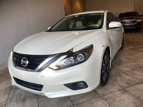 2017 Nissan Altima for sale at Super Bee Auto in Chantilly VA