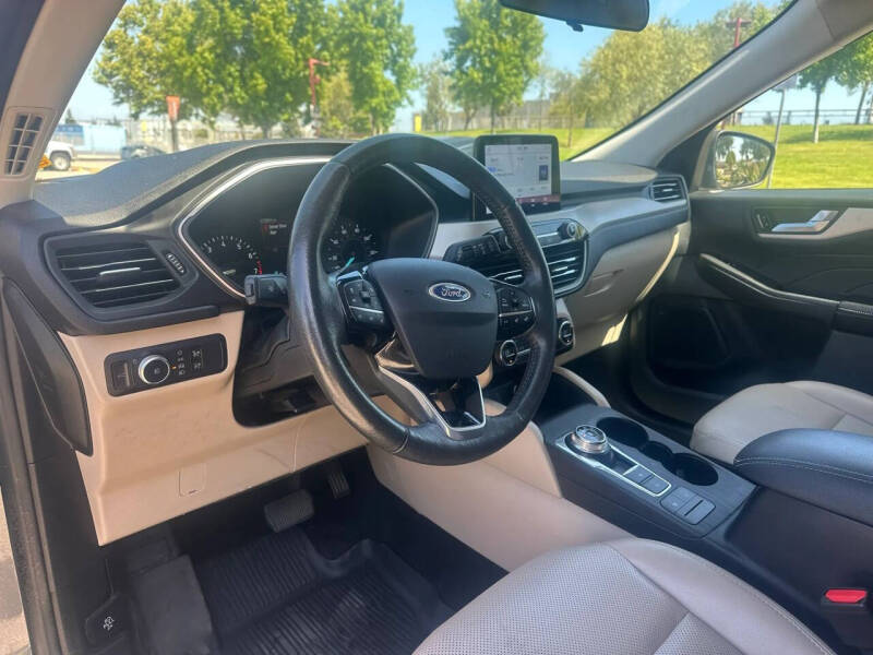 2021 Ford Escape SEL