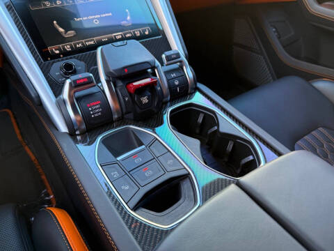 2023 Lamborghini Urus S