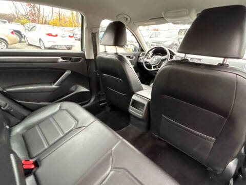 2017 Volkswagen Passat 1.8T R-Line