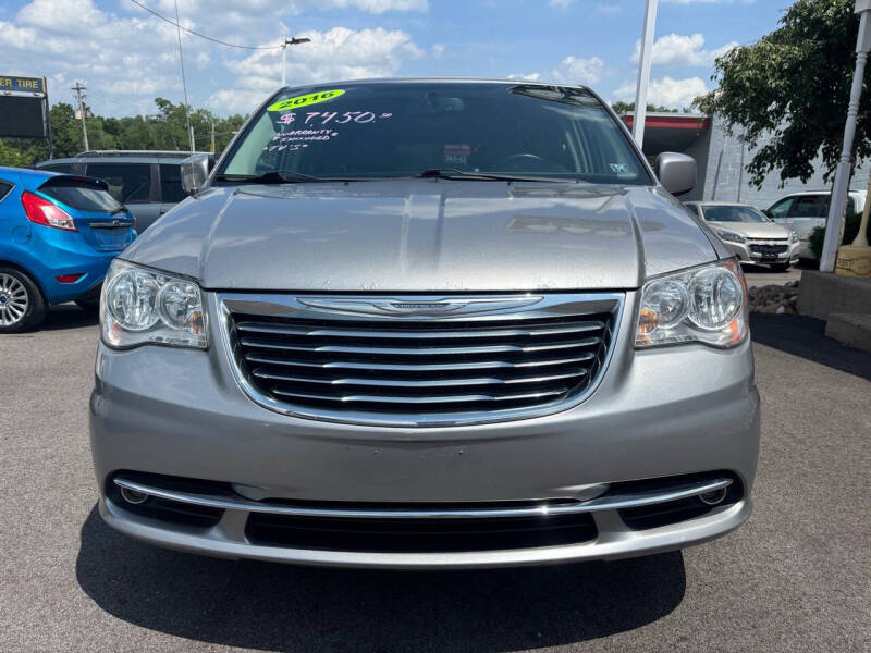 2016 Chrysler Town and Country Touring