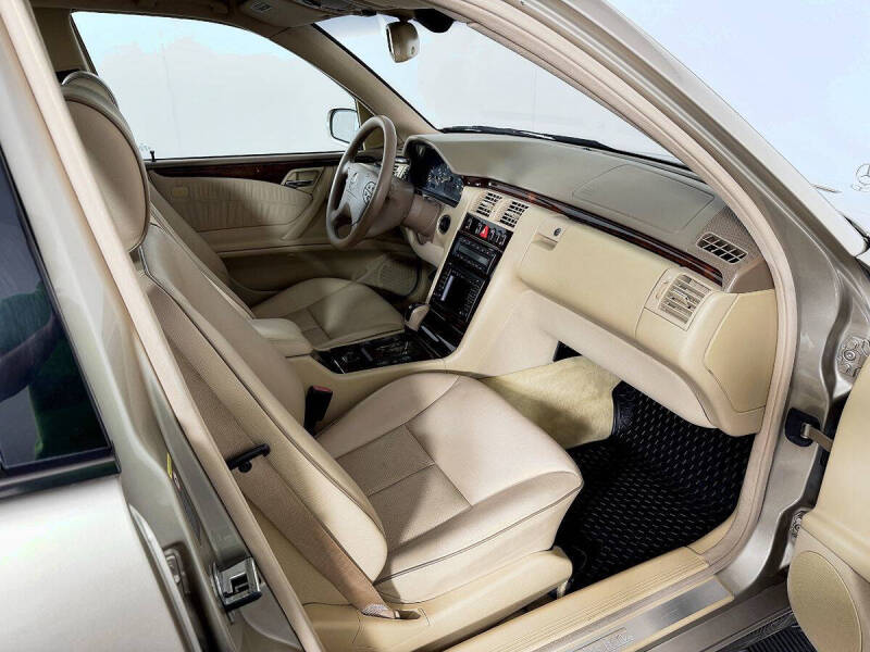 2001 Mercedes-Benz E-Class E 320 4MATIC