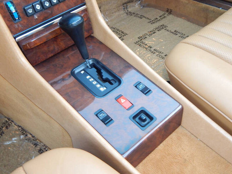 1987 Mercedes-Benz 560-Class 560 SL