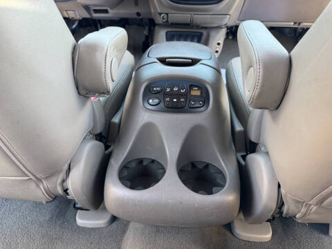 2005 Toyota Sequoia SR5