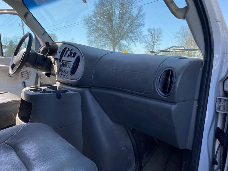 2005 Ford E-Series E-450 SD