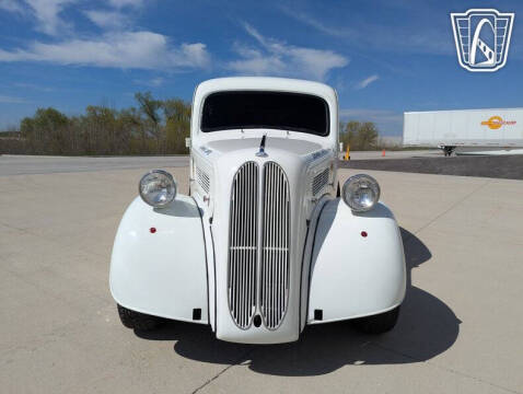 1948 Ford Anglia