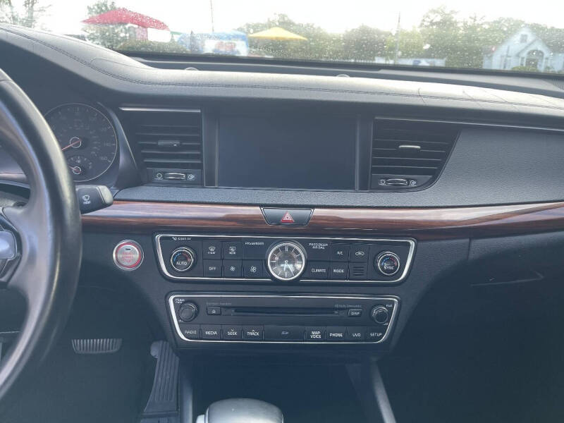 2017 Kia Cadenza Premium
