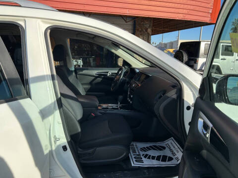 2017 Nissan Pathfinder S