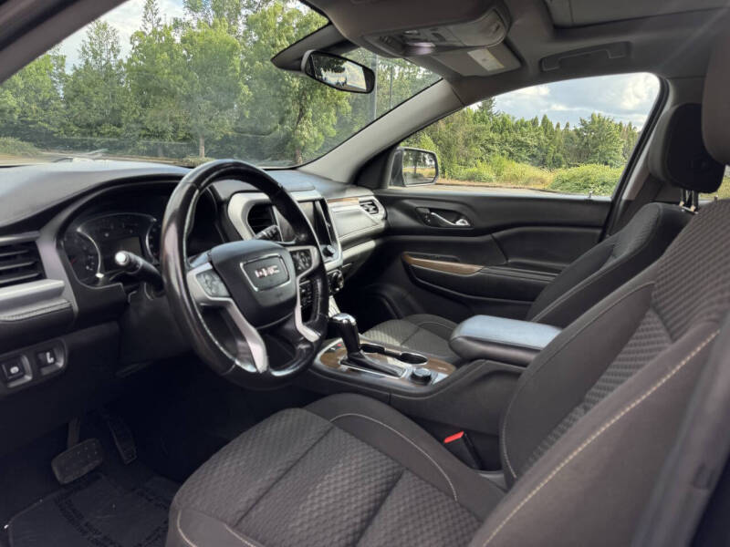 2017 GMC Acadia SLE-2