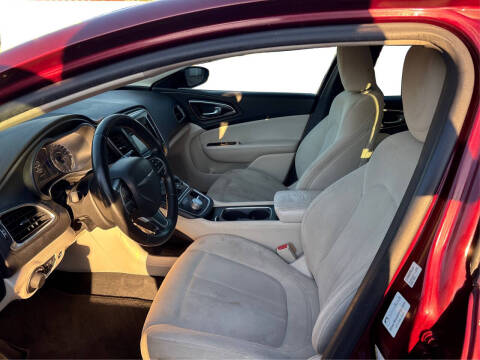 2016 Chrysler 200 LX