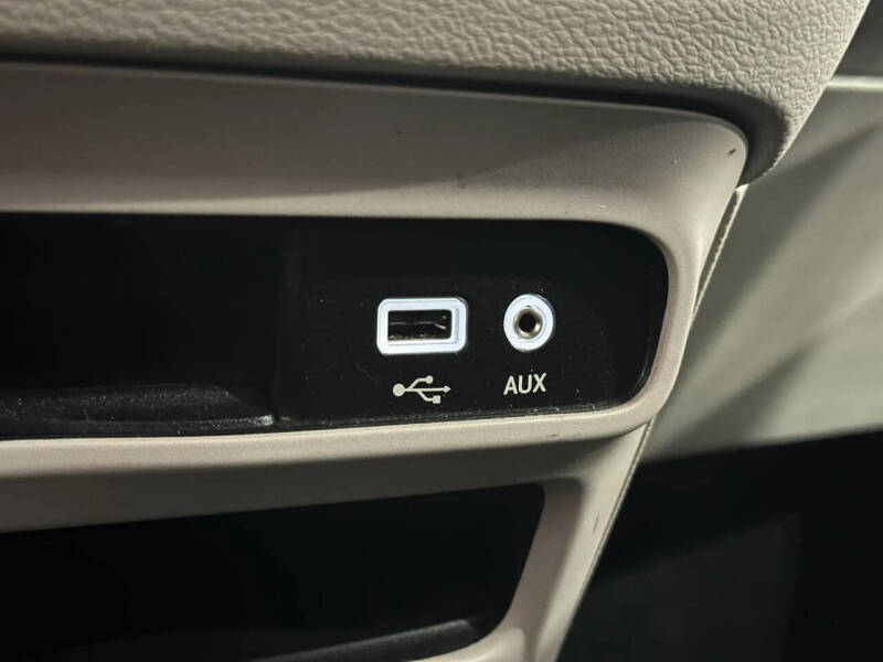 2020 Chrysler Voyager LX