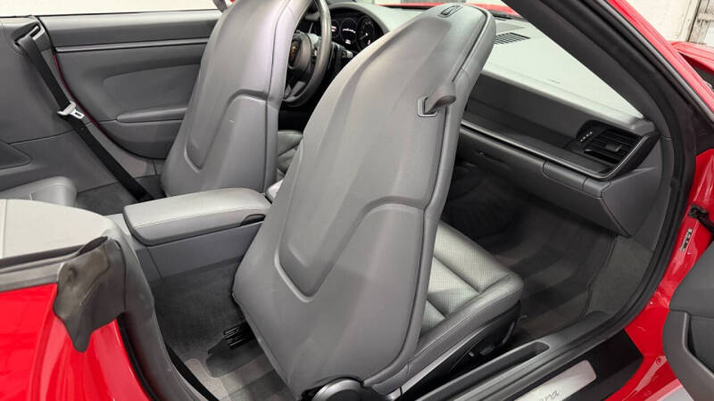 2023 Porsche 911 Carrera