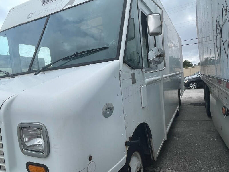 2011 Freightliner MT45 Chassis