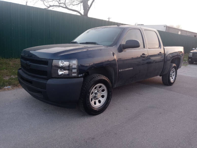 2007 Chevrolet Silverado 1500 for sale at Forward Motion Auto Sales LLC in Houston TX