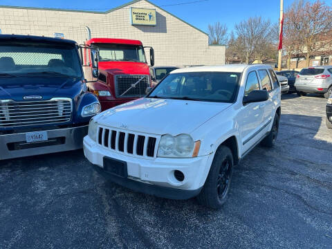 2007 Jeep Grand Cherokee for sale at BADGER LEASE & AUTO SALES INC in West Allis WI