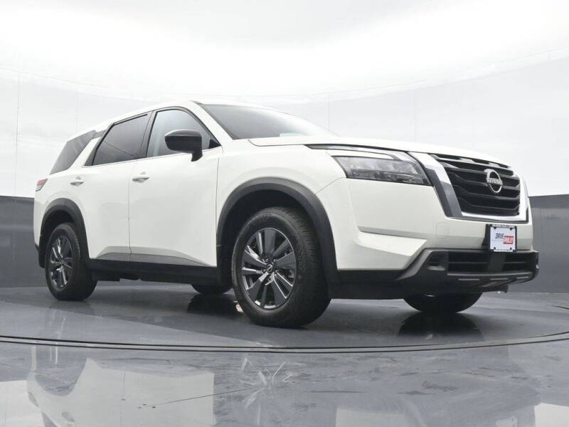 2024 Nissan Pathfinder S