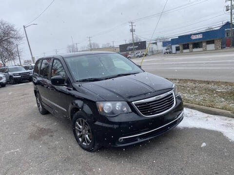 2015 Chrysler Town and Country S