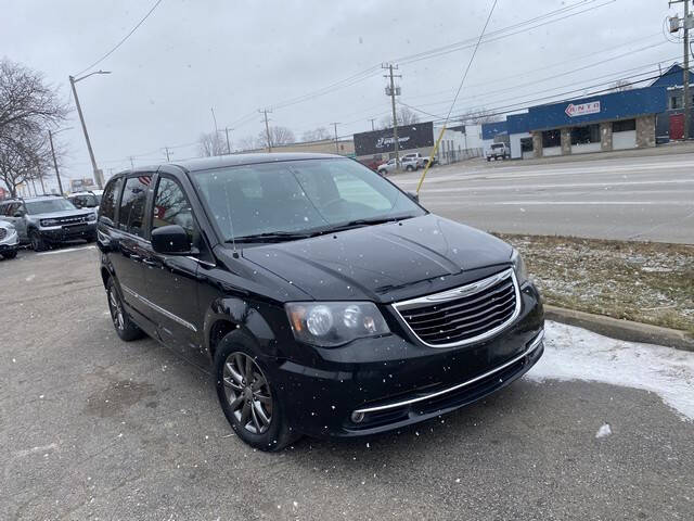 2015 Chrysler Town and Country S