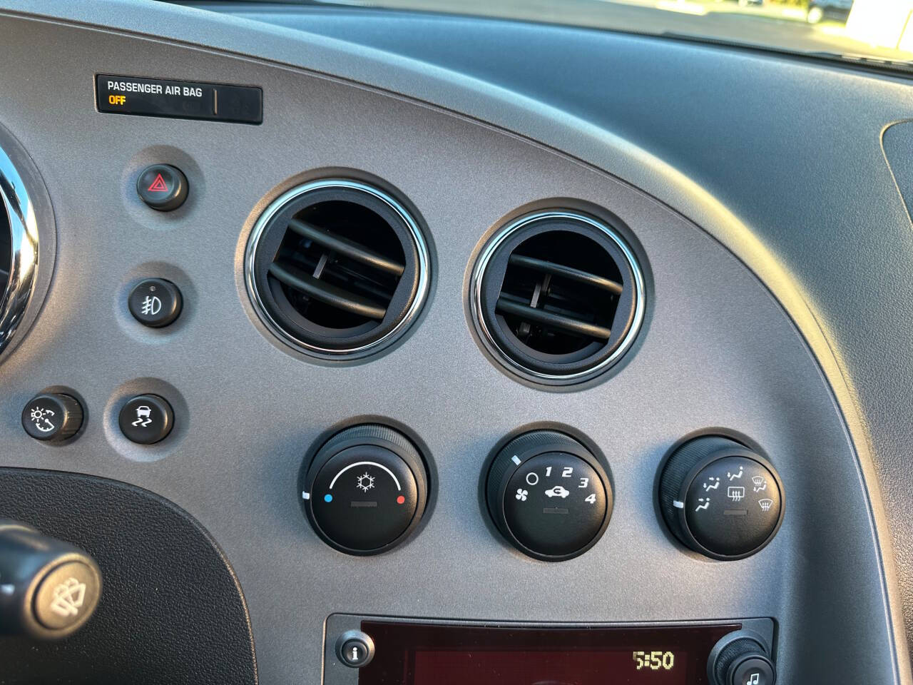 2009 Pontiac Solstice 33
