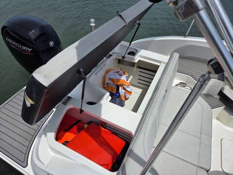 2022 Sea Ray SPX 190