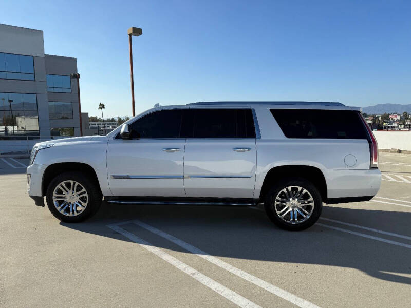 2017 Cadillac Escalade ESV Standard
