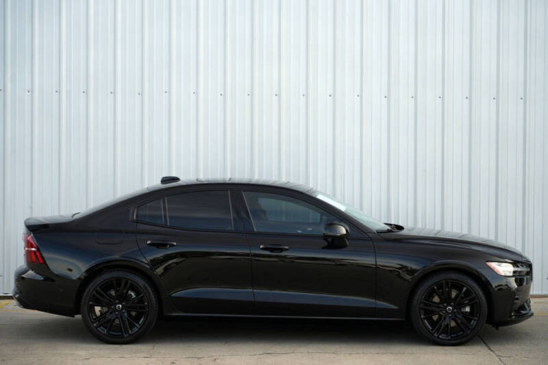 2024 Volvo S60 B5 Plus Black Edition