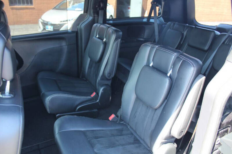 2016 Dodge Grand Caravan SXT Plus