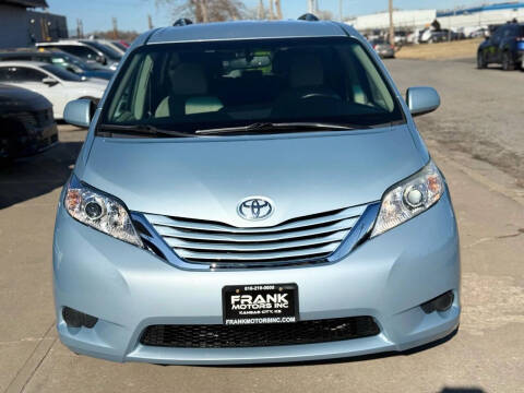 2017 Toyota Sienna LE 7-Passenger