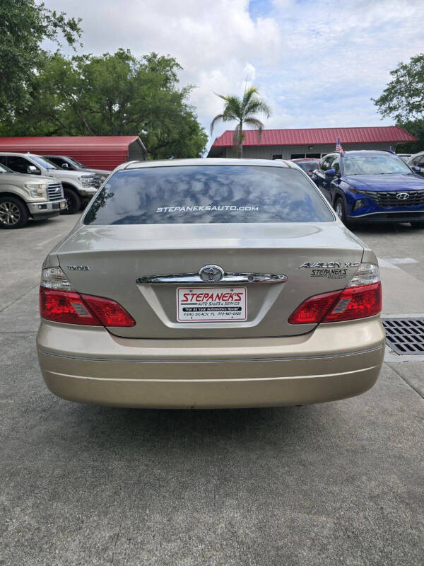 2004 Toyota Avalon XLS