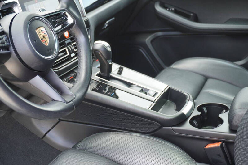 2023 Porsche Macan