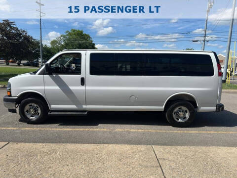 2025 Chevrolet Express LT 3500
