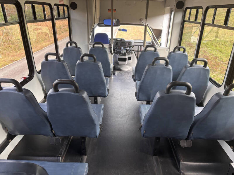 2017 Ford E-Series E-450 SD