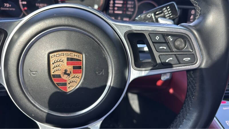 2018 Porsche Panamera 4