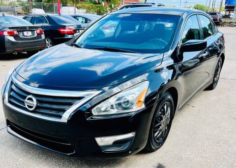 2013 Nissan Altima for sale at MIDWEST MOTORSPORTS in Rock Island IL