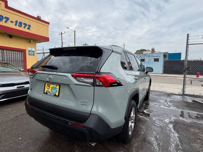 2023 Toyota RAV4 XLE