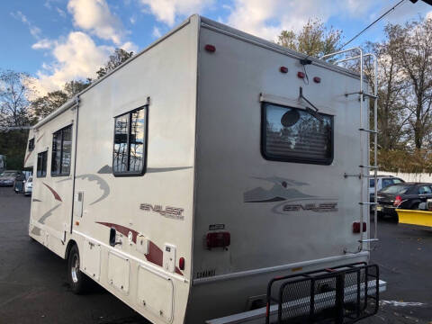 2005 Ford E-Series E-450 SD