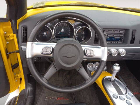 2004 Chevrolet SSR LS