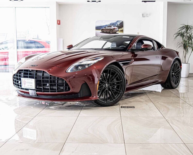 2025 Aston Martin DB12 V8