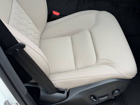 2026 Volvo XC60 T8 Plus