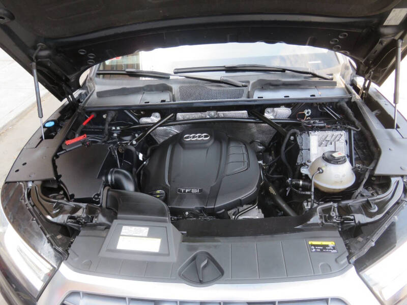 2020 Audi Q5 quattro Titanium Premium 45 TFSI