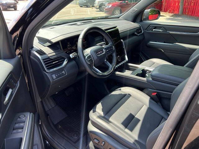 2024 GMC Acadia Elevation