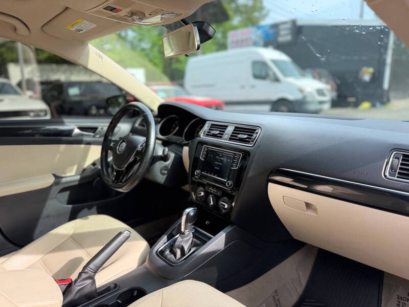 2016 Volkswagen Jetta 1.8T SEL