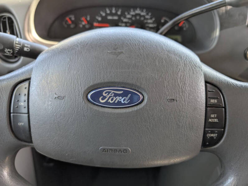 2005 Ford E-Series E-250