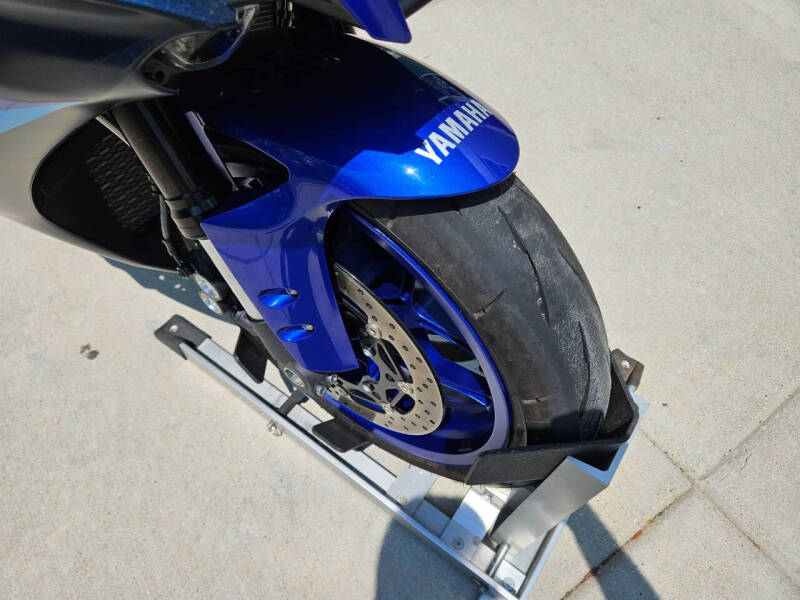 2024 Yamaha YZF-R1